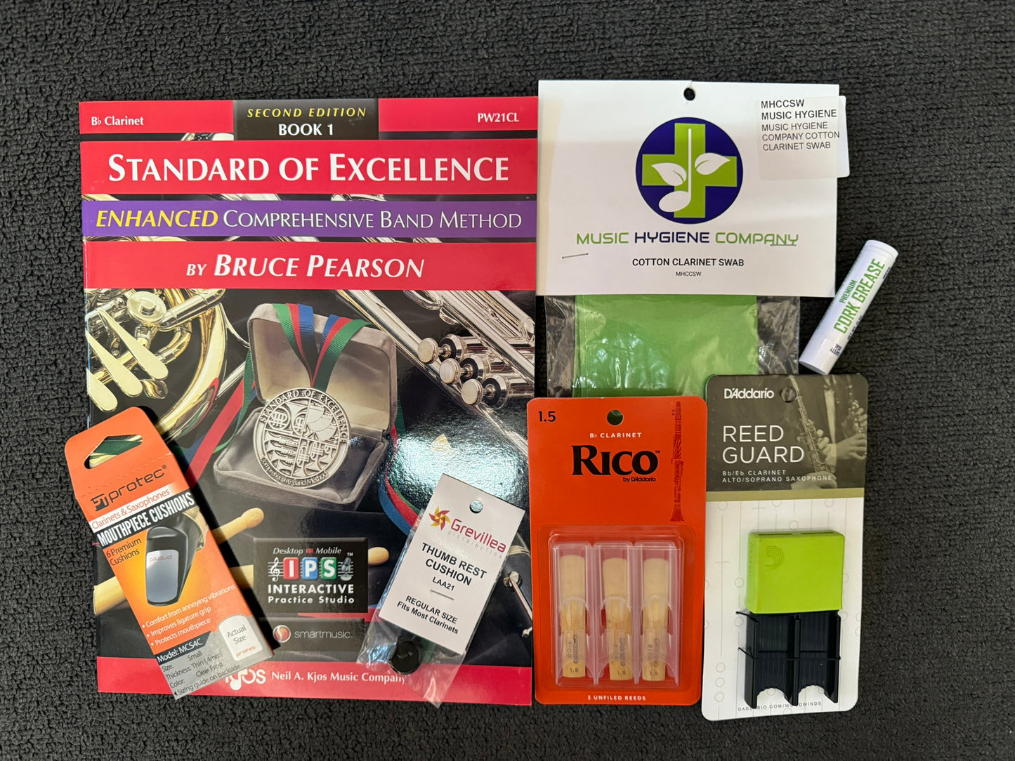 Musicians Oasis Clarinet Standard Student Bundle | SOE Book, Reeds, Cork Grease & Swab