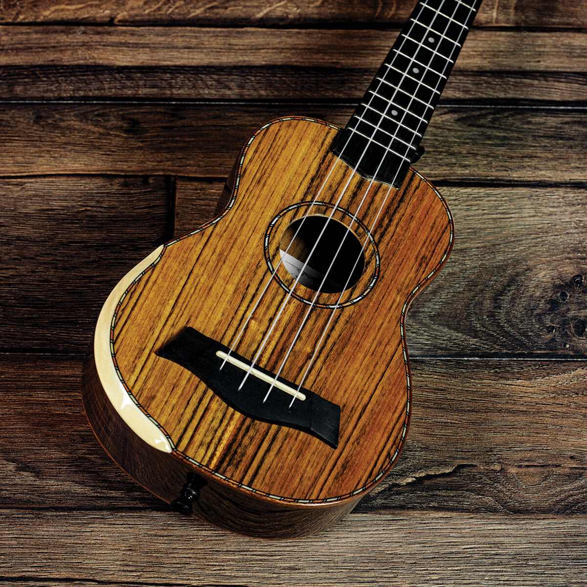 Barnes & Mullins Soprano Walnut Ukulele [BMUK5S]