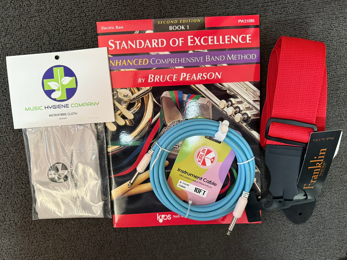 Musicians Oasis Bass Guitar Deluxe Student Bundle