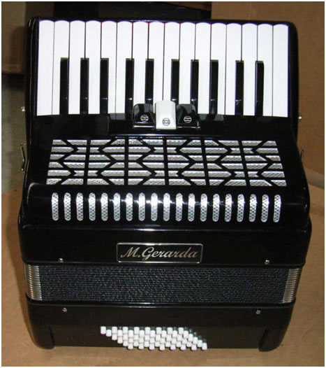 PIANO ACCORDION 48 BASS 34 KEY BLACK 8KG