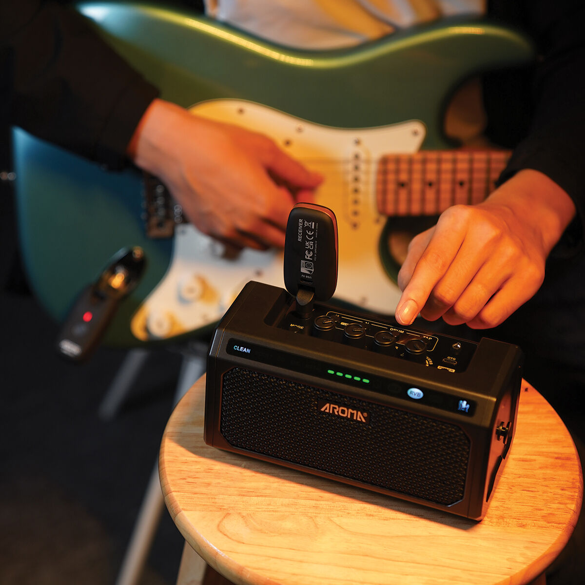 Aroma 10W Electric Guitar Amplifier with Drum Machine [TG-08]