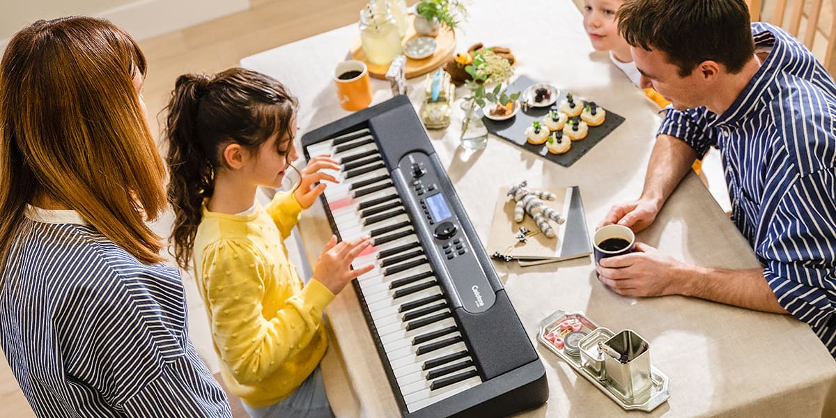 Casio LK-S450 Keyboard W/Bonus Stand & Bag